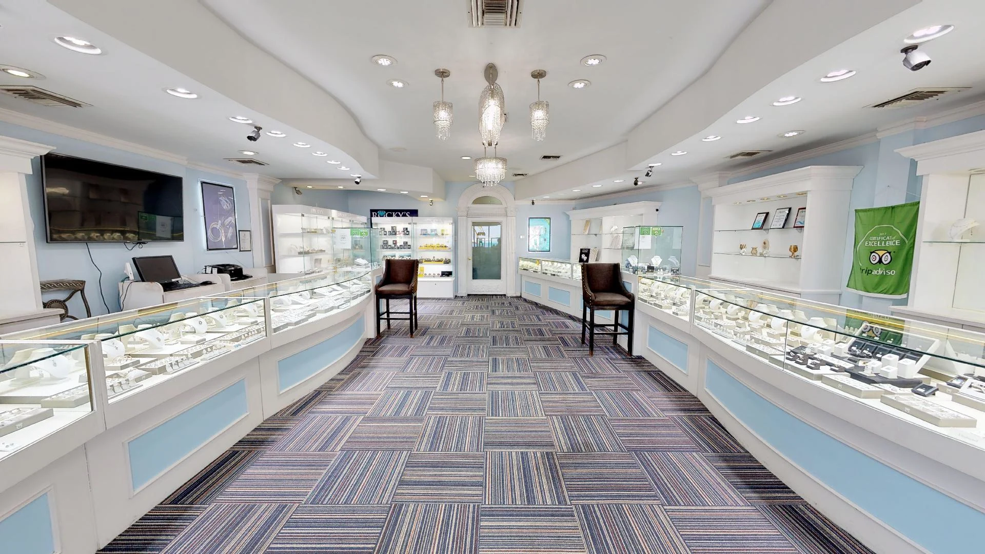 Rocky's Diamond Gallery in Cayman Island